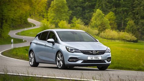 Facelifted 2019 Vauxhall Astra prices confirmed | Carbuyer