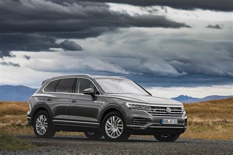 Touareg V8: Volkswagen's most powerful production SUV is confirmed for ...