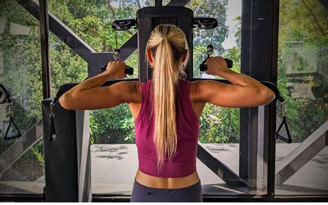 The 8 Best Shoulder Warm Up Exercises For Before Your Workout