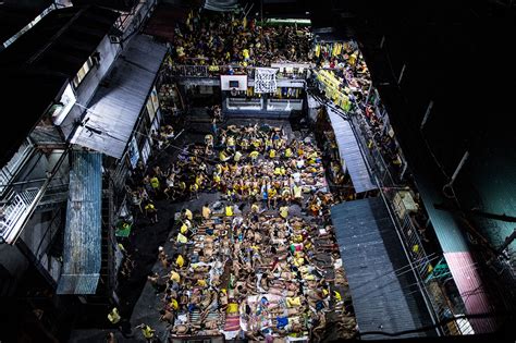 Philippines: Photos of prisoners packed together at overcrowded Quezon City Jail