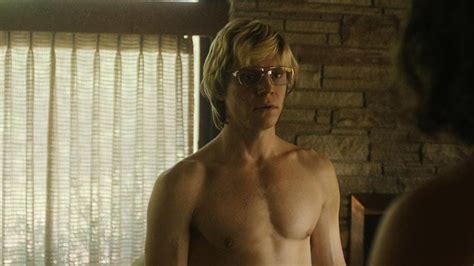 Así es Evan Peters, el actor que interpreta al asesino Jeffrey Dahmer – La Neta Neta