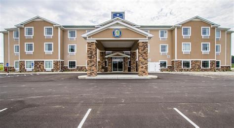 Cobblestone Hotel & Suites - Hutchinson in Hutchinson (MN) - Room Deals, Photos & Reviews