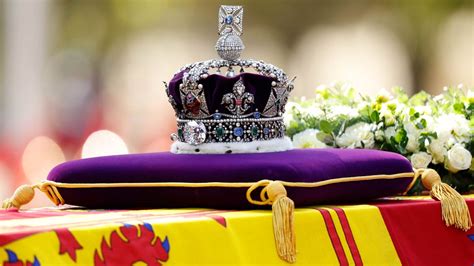 The Queen's funeral flowers: Touching meaning and King Charles III's ...