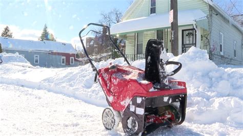 Lack of snow plowing concerns rise in East Buffalo