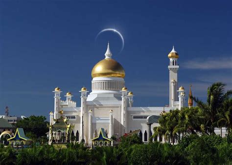 Sultan Omar Ali Saifuddin Mosque, Brunei - Holidify