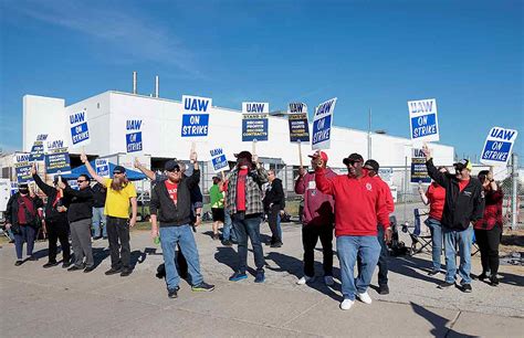 GM, Stellantis blame UAW strike for more layoffs | Automotive News