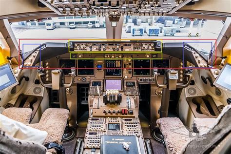 Boeing 747 Cockpit