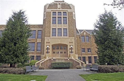 Renton High Centennial dinner to honor 22 outstanding alumni | Renton ...