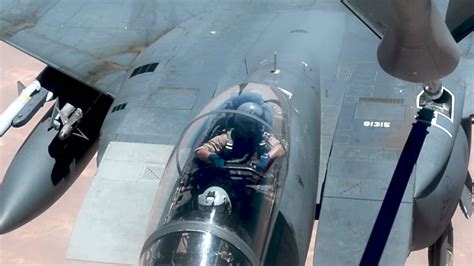 Airplane Refueling In The Sky: Great Look Of KC-135 Stratotanker ...