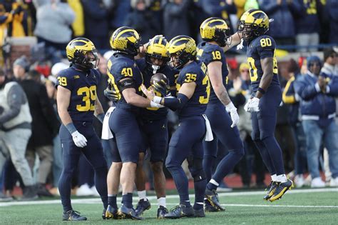 Michigan vs. Iowa score predictions from MLive’s beat writers - mlive.com