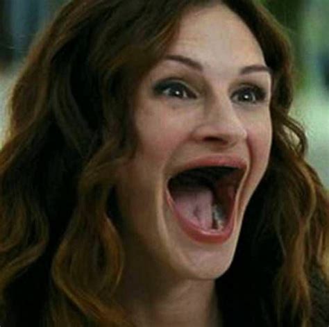 25 Celebrities Missing Their Teeth | Celebridades engraçadas, Julia roberts, Alegria