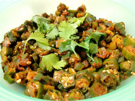 How to Make Jhatpat Bhindi (Okra Based Indian Vegetable Dish)