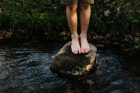 Barefoot Hiking - Pros, Cons, and Dangers [+Infographic]