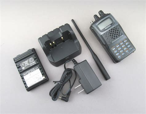 Yaesu FT-60R Yaesu FT-60R 144/430 MHz Dual-Band HTs | DX Engineering