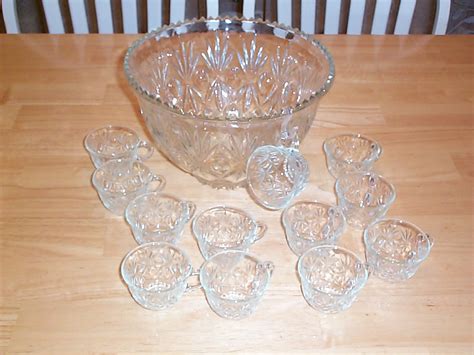 Vintage Pressed Clear Glass Punch Bowl & 12 Matching Glasses For Sale ...