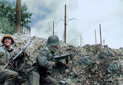 German soldiers fighting in the streets during the Battle of Stalingrad ...