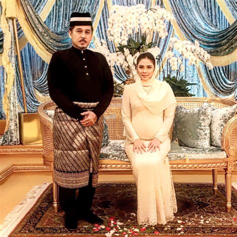 Tengku Abu Bakar Ahmad Tengku Arif Bendahara : Sweetest Married Couples Of 2018 Suria Klcc Suria ...