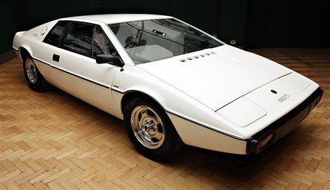 1976 Lotus Esprit - Top Ten James Bond Cars - ESPN