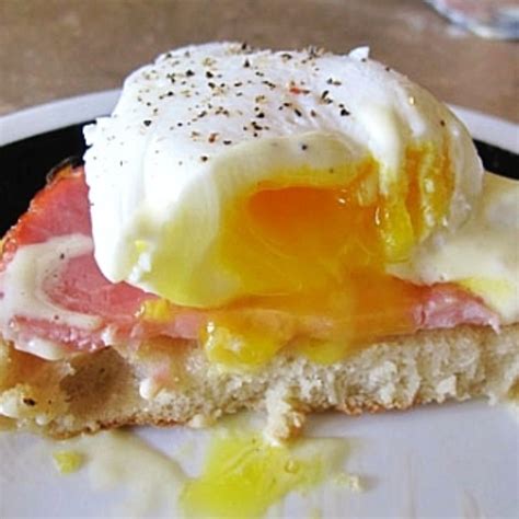 Classic Eggs Benedict