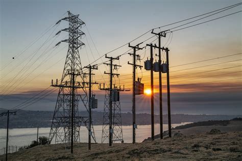 California Grid Operator Doesn’t Expect Rolling Blackouts Today - Bloomberg