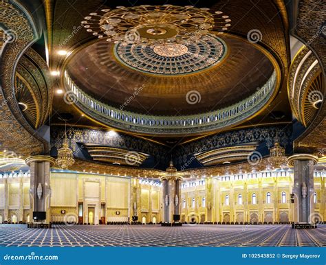 Kuwait Grand Mosque Interior, Kuwait-city, Kuwait Editorial Photography ...