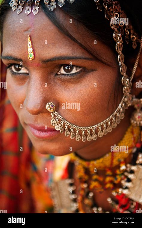 Portrait of a Rajasthan woman Stock Photo - Alamy