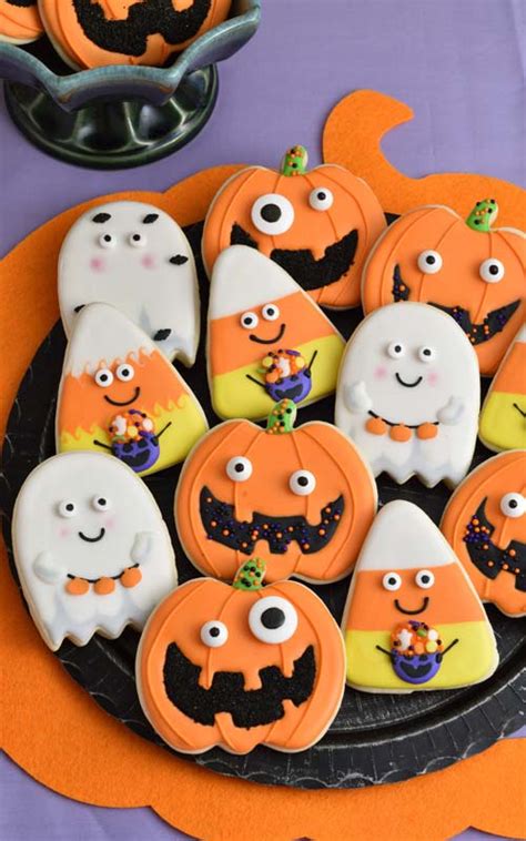 Cute Halloween Cookies - Haniela's | Recipes, Cookie & Cake Decorating ...