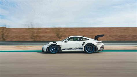 Review: 2023 Porsche 911 GT3 RS seeks the perfect lap