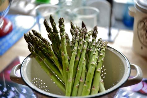 How to Steam Asparagus in the Microwave