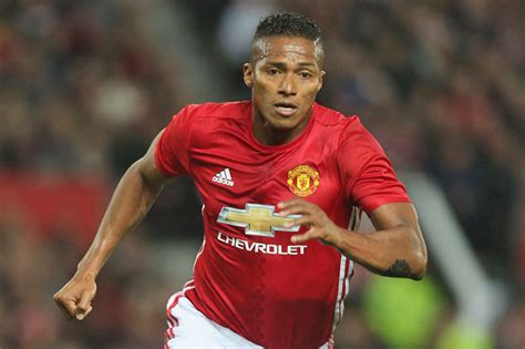 Manchester United injury news: Antonio Valencia battling to be fit vs ...