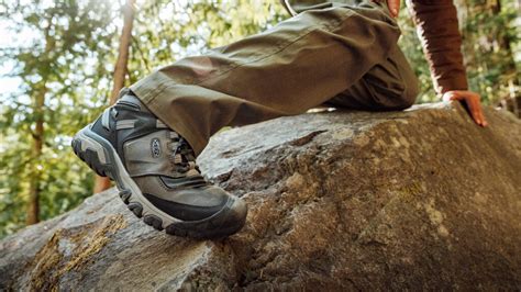 Hiking Boots VS Shoes: What Footwear is Best for a Hike? | SAIL Blog