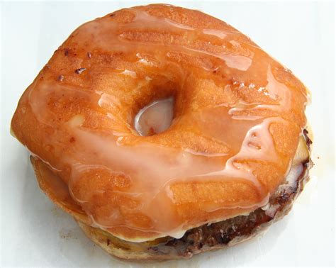File:Doughnut burger.jpg - Wikipedia