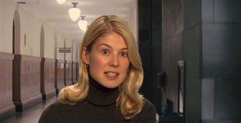 Watch: Rosamund Pike's 'Jack Reacher' Interview and a new clip with her and Tom Cruise!