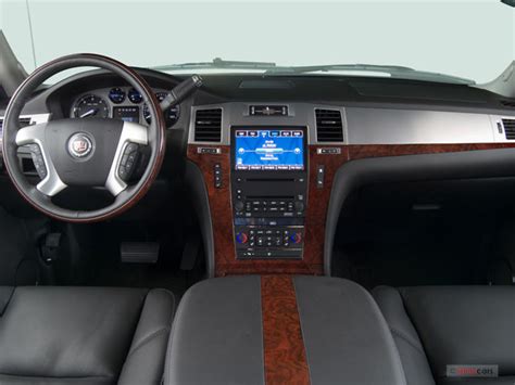 2008 Cadillac Escalade EXT: 11 Interior Photos | U.S. News