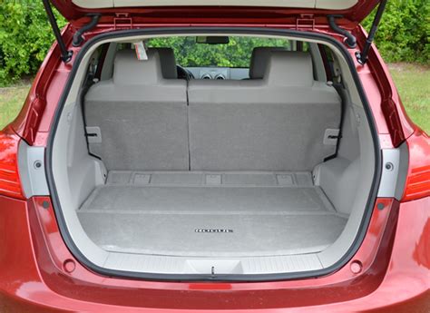 2010 Nissan rogue cargo space