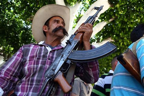 Where do Mexican drug cartels get their guns? The US. - Vox