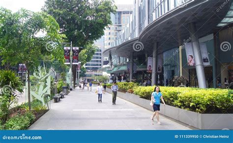 SINGAPORE - APR 3rd 2015: Aerial View of Sidewalk of Orchard Road in ...