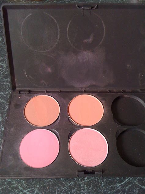 Vanilla Bomb: MAC Blush Palette Colours.....