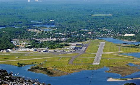 Groton New London Airport - Groton CT | SeeGroton | Attractions Groton CT, Beaches Groton CT