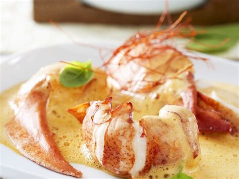 Lobster in creamy sauce Recipe | EatSmarter