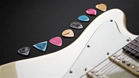 Picking Perfection: The Ideal Guitar Pick Guide - Breakthrough Guitar ...