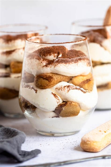 Easy Tiramisu Cups (No Bake) - Rich And Delish