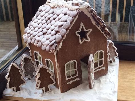 Gingerbread House Recipe Mary Berry : Gingerbread House Recipe With Help From Donal Skehan And ...