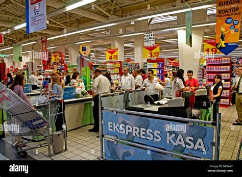 Carrefour supermarket Istanbul Turkey Stock Photo - Alamy