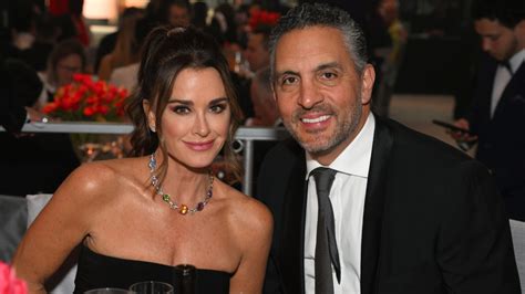 'RHOBH' Stars Kyle Richards and Mauricio Umansky's Marriage - Parade