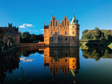 Egeskov Castle, Fyn Island, Denmark без регистрации Обои на рабочий ...