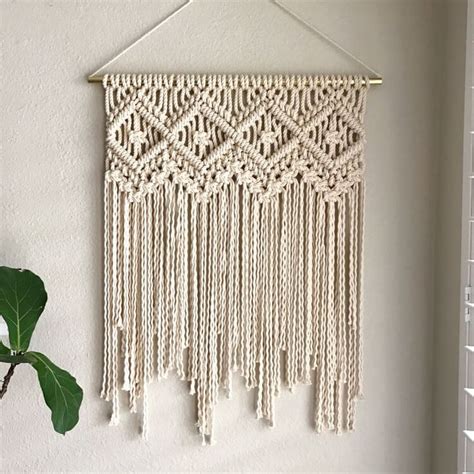 Best 25+ Macrame ideas on Pinterest | Diy hanging planter macrame, Macrame tutorial and Macrame ...