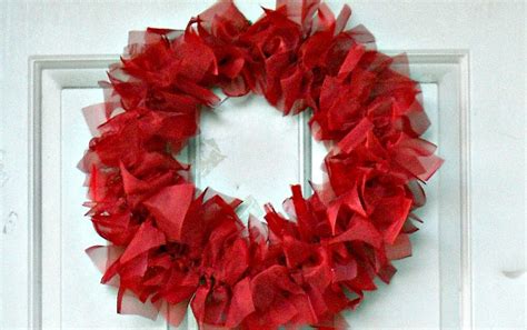 The Breit Side Of Life: DIY: Scrap Fabric Wreath