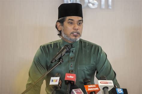 Khairy: Pfizer's COVID-19 vaccine gets conditional approval in Malaysia ...