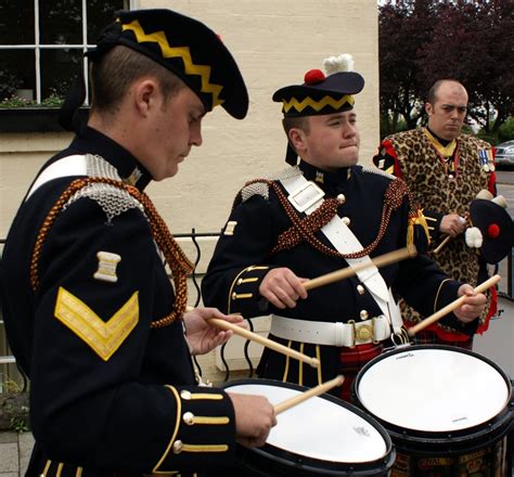 The Royal Scots Dragoon Guards | Scotland kilt, British uniforms, Drum ...